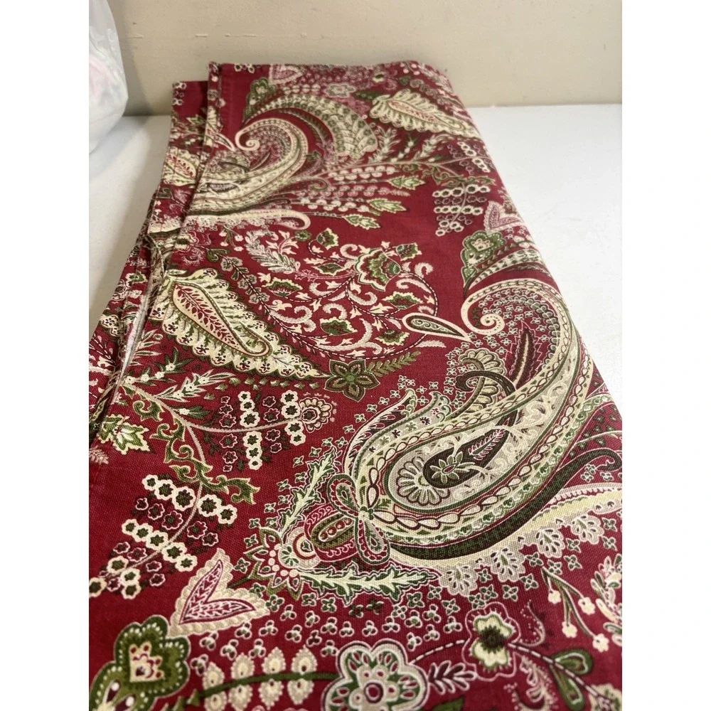 Cynthia Rowley Tablecloth Christmas Paisley 60